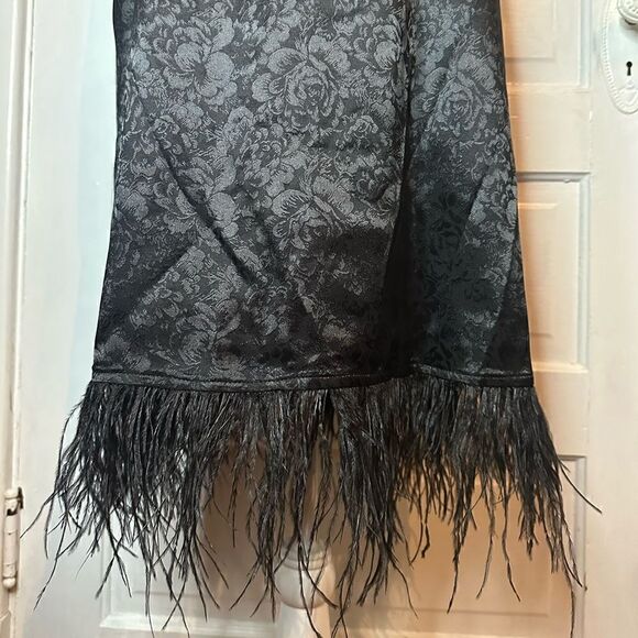 NWTs WAYF Black Feather Trim Swing Dress Size Small - Picture 3 of 13